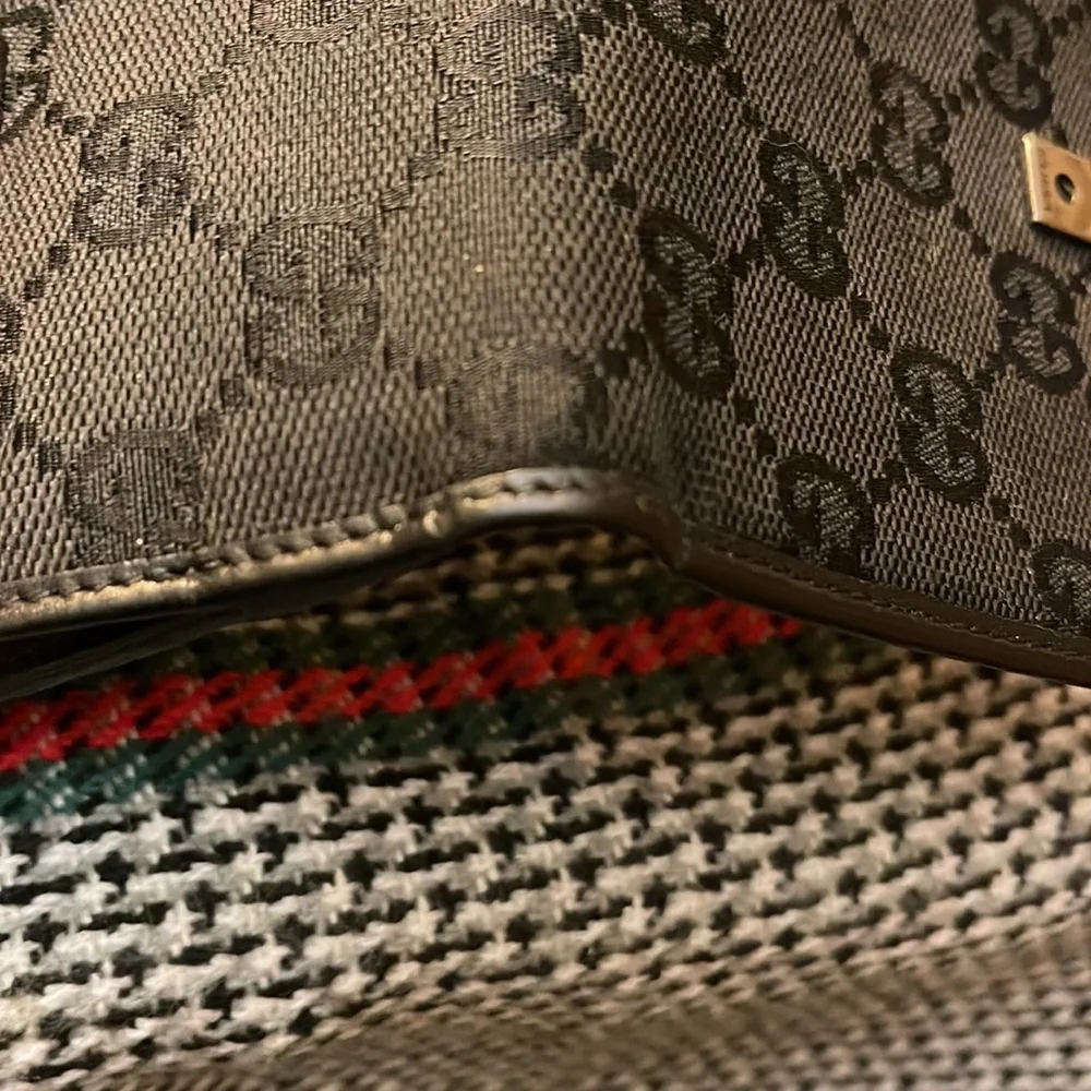 Authentic Vintage Gucci wallet